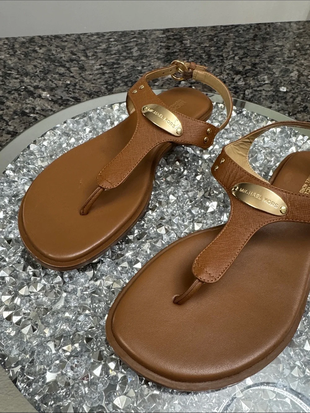 MICHAEL KORS Brown Leather T-Strap Sandals with Gold Plaque EUC 8.5